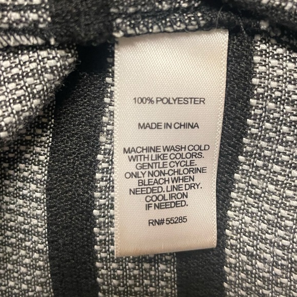 EUC Express Skirt & Top- Matching Set! - Picture 3 of 7